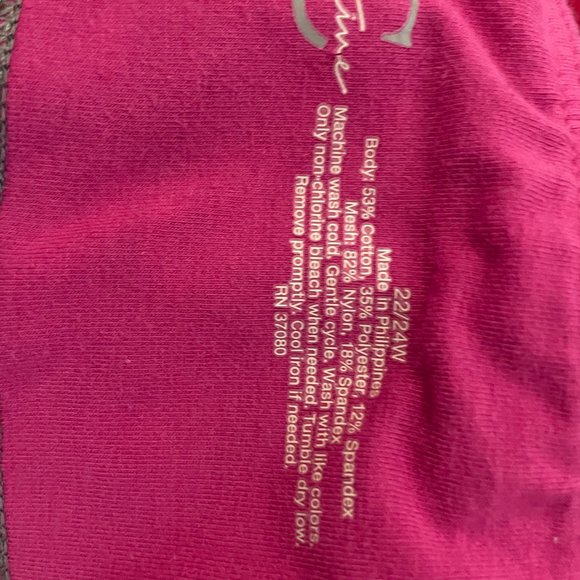 Women's Athletic Plus Size Capris - Picture 3 of 6